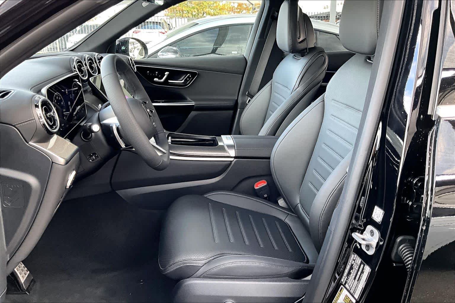 New 2026 Black Mercedes-Benz GLC 300 image 17