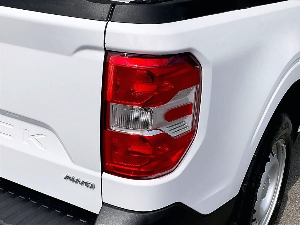 Used 2023 White Ford XL image 31