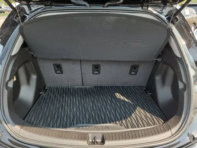 2023 Chevrolet Bolt EV 2LT - Photo 17