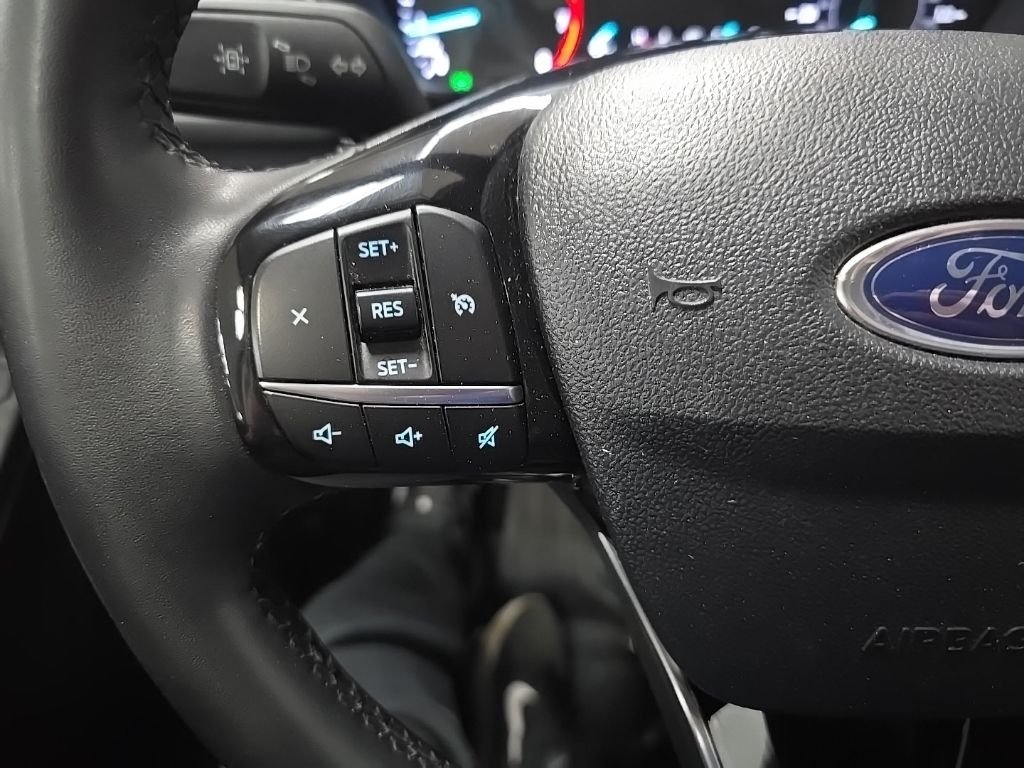 Used 2022 Gray Ford SE image 23