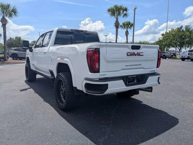 Used 2022 Summit White GMC AT4 image 5
