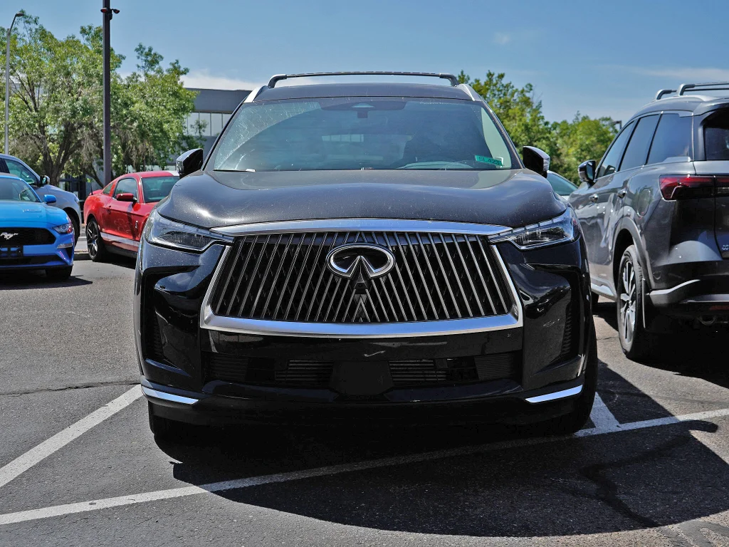 Certified Used 2026 Mineral Black INFINITI LUXE image 20