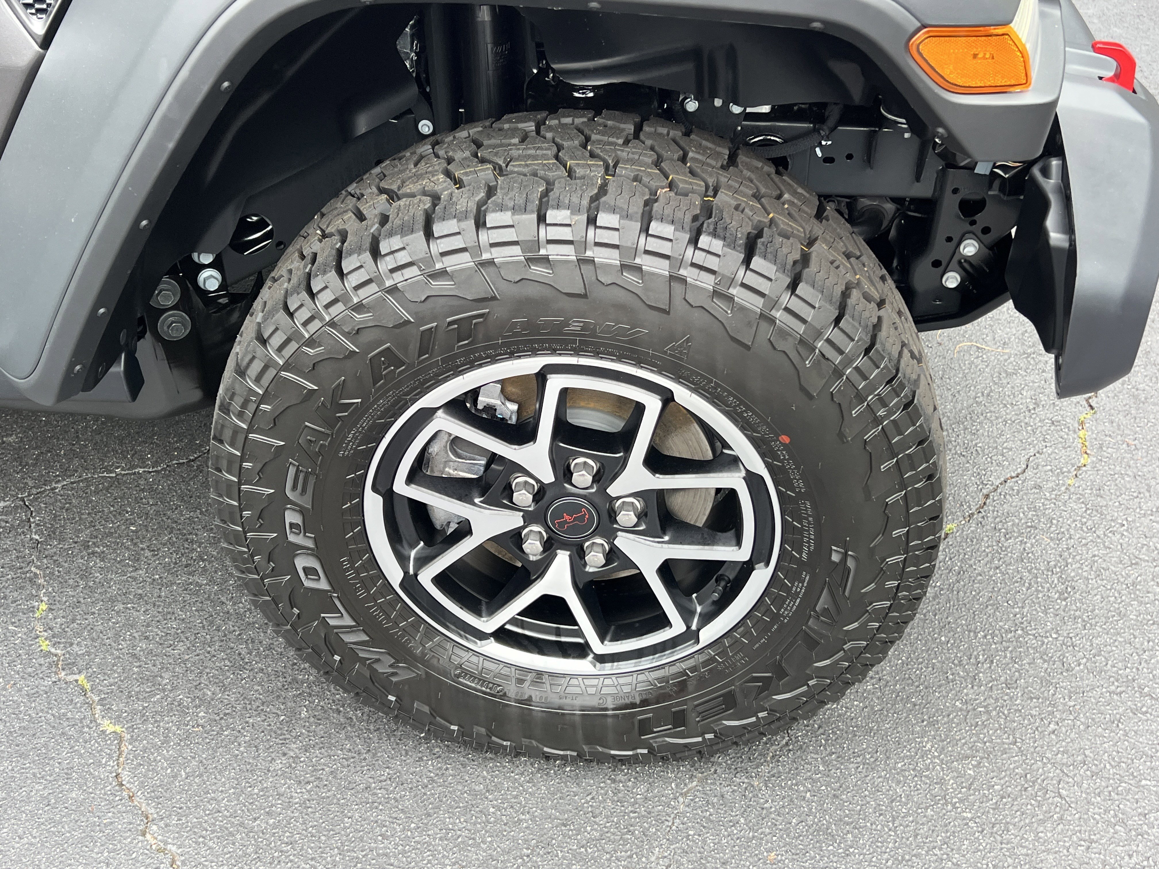 New 2026 Granite Crystal Metallic Clear-Coat Exterior Paint Jeep Rubicon image 14