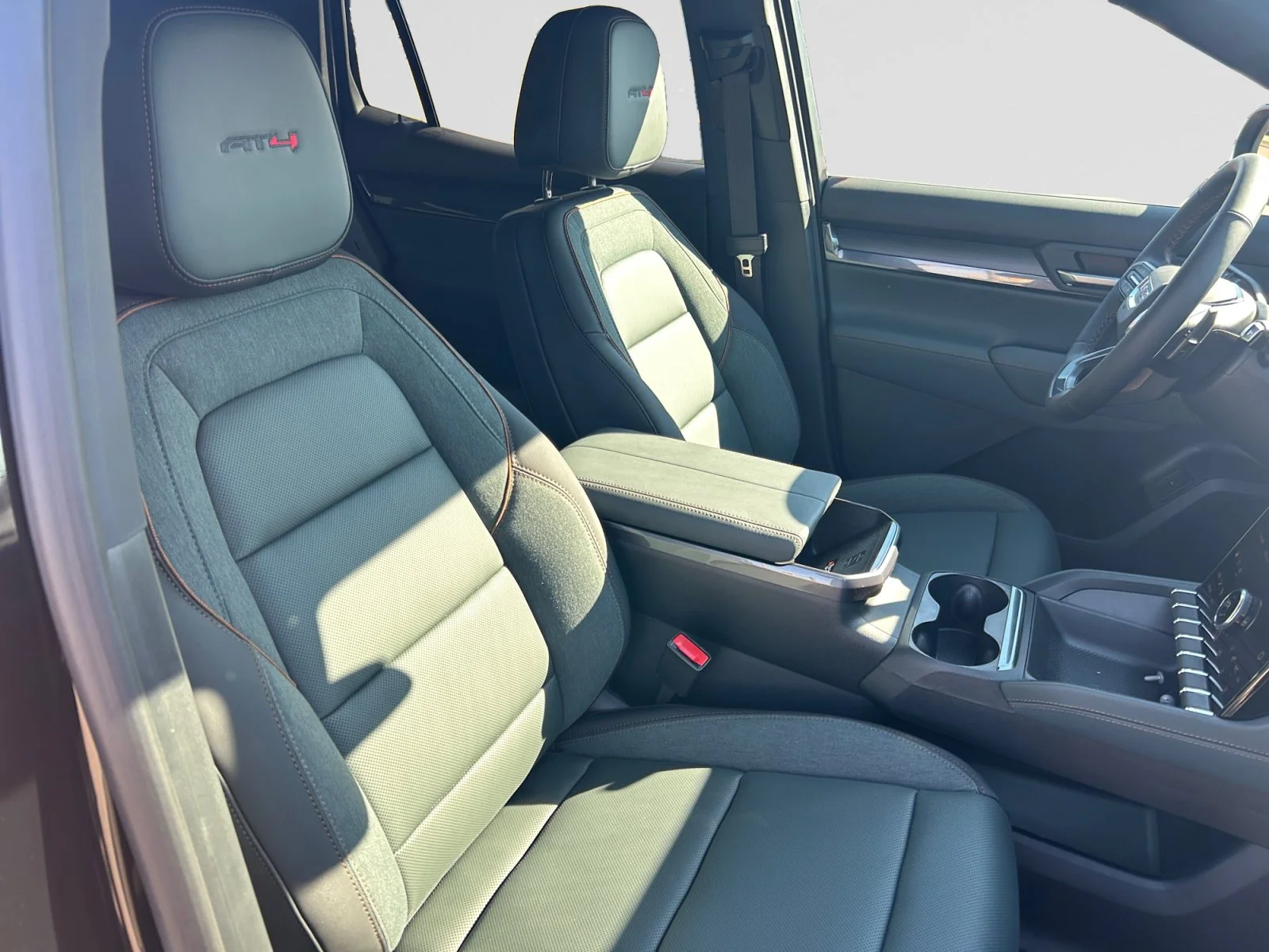 New 2027 Ebony Twilight Metallic GMC AWD AT4 image 12