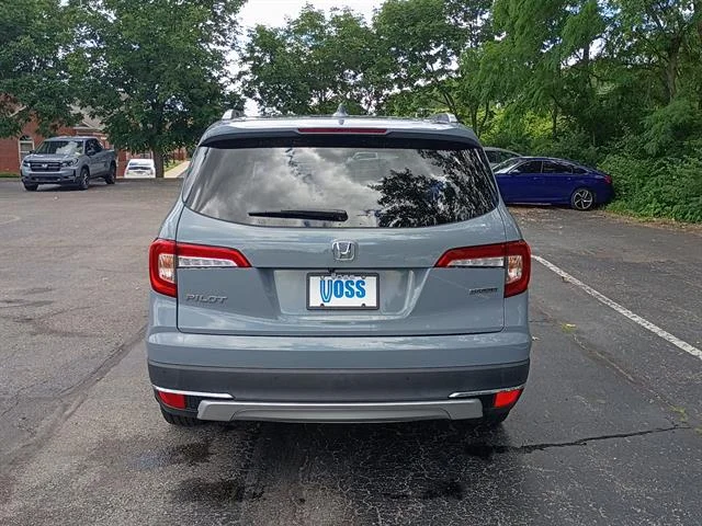 Certified Used 2022 GRAY Honda Touring w/Rear Captain