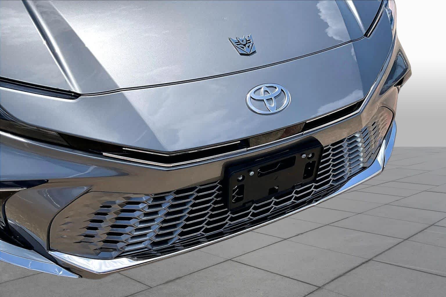 Used 2025 Heavy Metal Toyota XSE image 29
