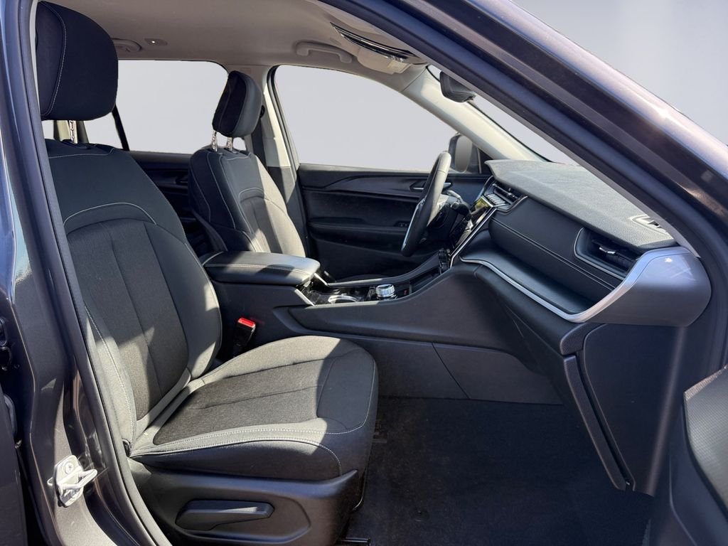 Used 2023 Gray Jeep Laredo image 17
