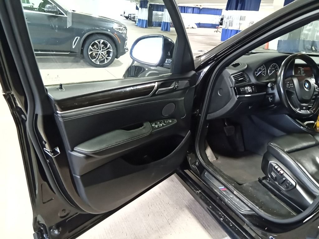 Used 2016 Black Sapphire Metallic BMW xDrive35i image 17