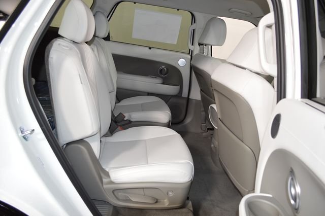 New 2026 White Hyundai SEL 7P image 17