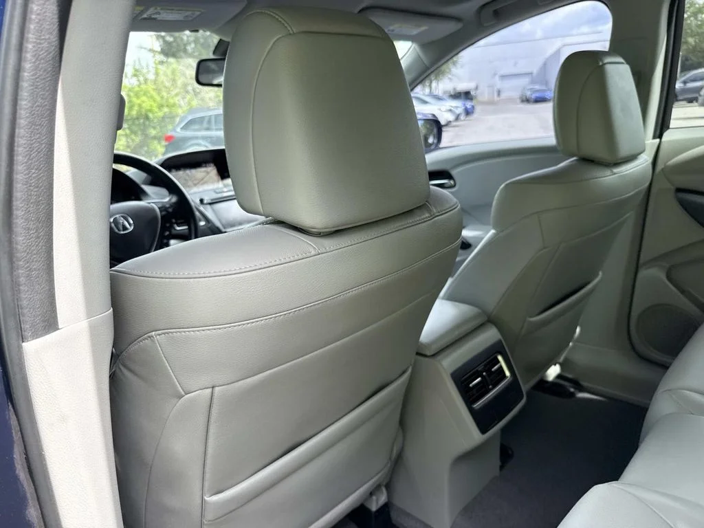 Used 2017  Acura  image 13