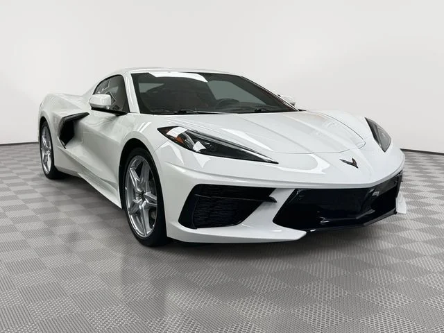 Used 2020 White Chevrolet Stingray image 4