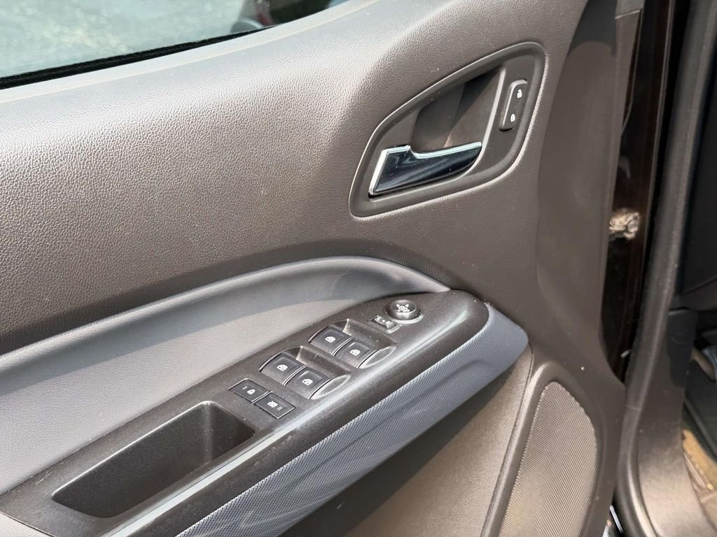 Used 2016 Black Chevrolet Z71 image 17