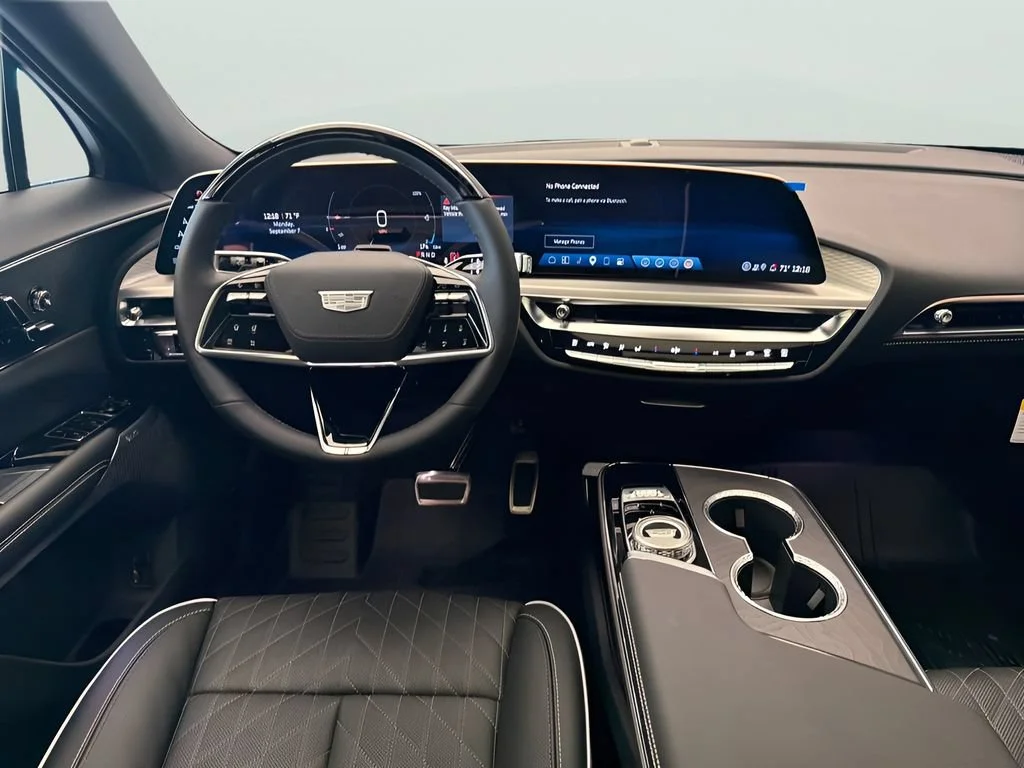 2027 Cadillac LYRIQ Signature Luxury - Photo 32