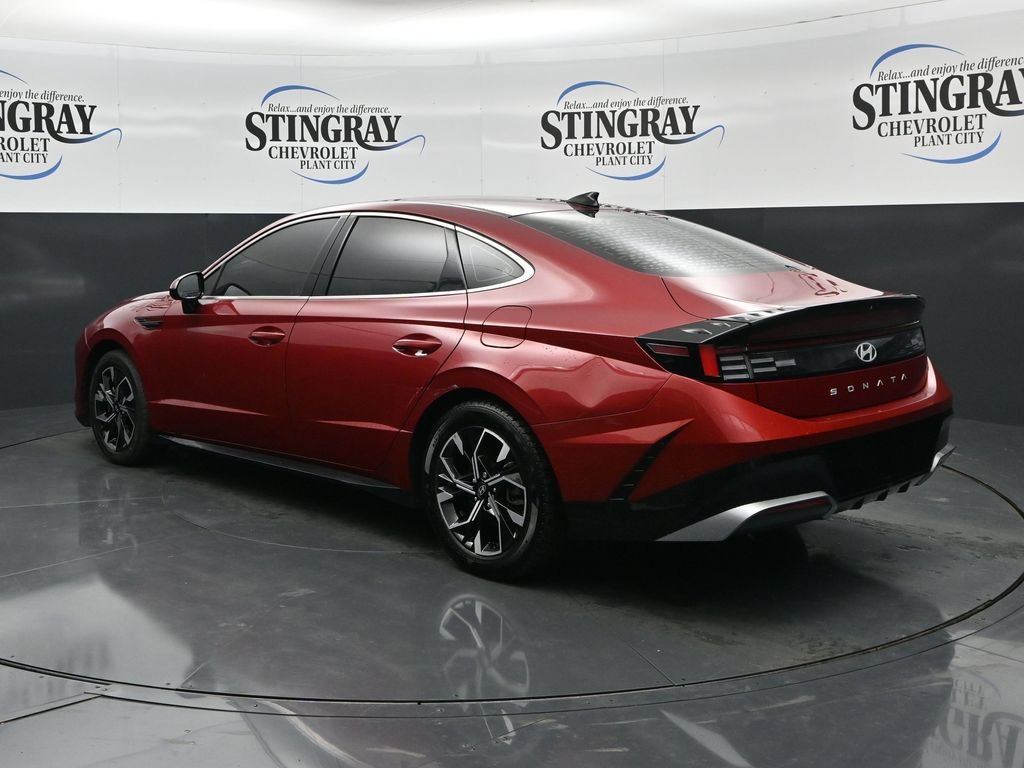 Used 2024 Red Hyundai SEL image 5