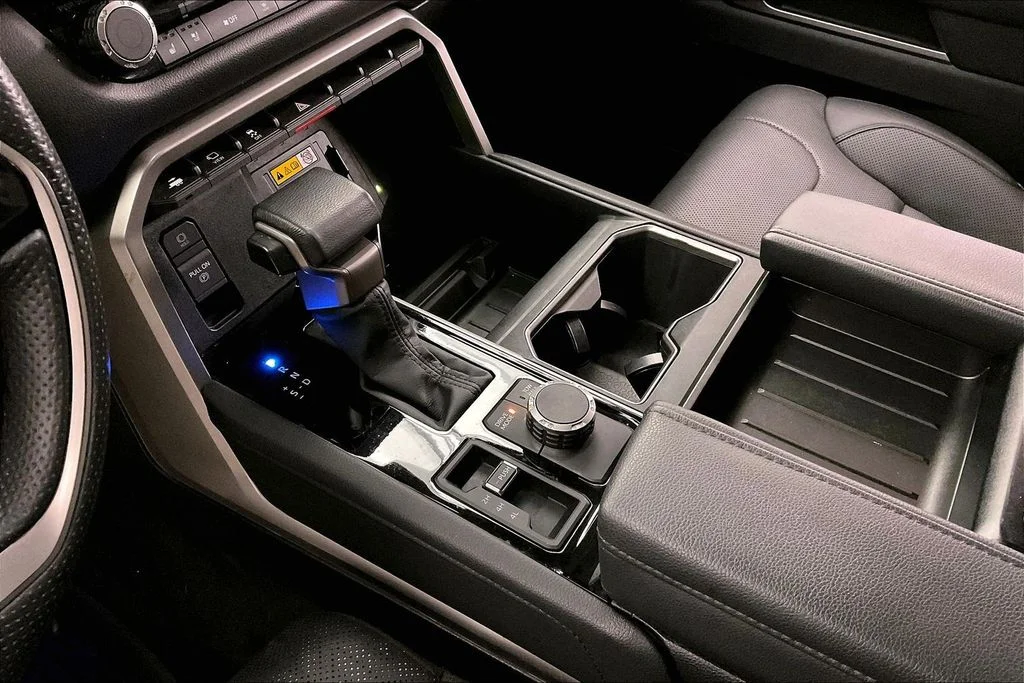 2024 Toyota Tundra Limited - Photo 19
