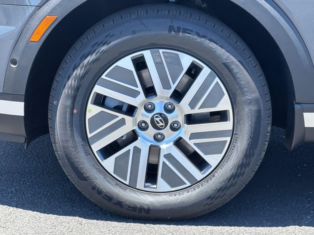 New 2026 Gray Hyundai Blue SEL Premium 7P image 22