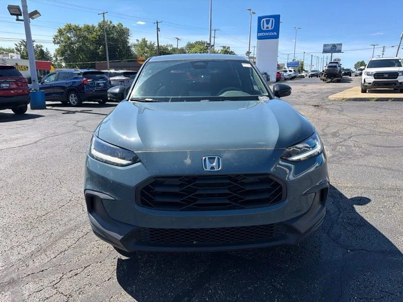 Used 2024  Honda Sport image 2