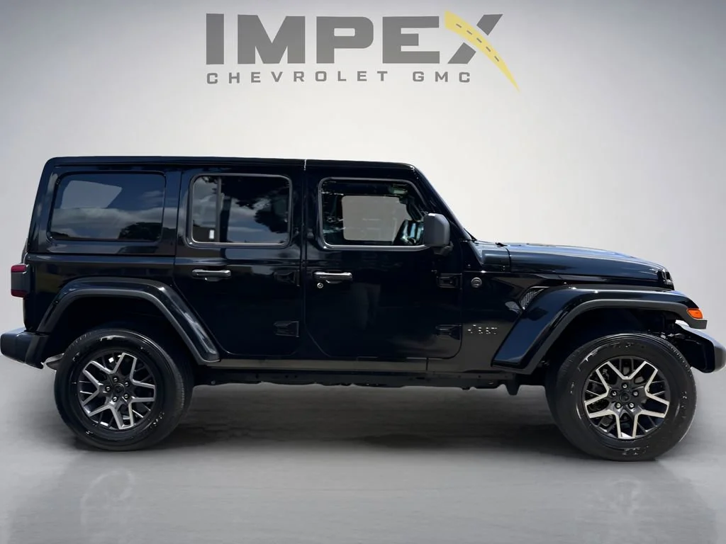 Used 2025 Black Jeep Sahara image 6