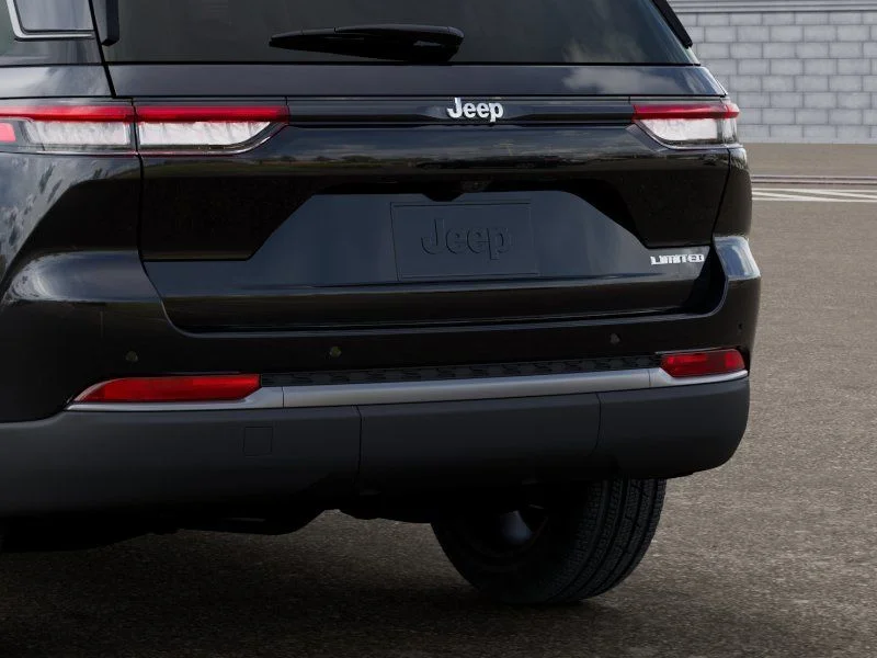 New 2026 Diamond Black Crystal Pearl-Coat Exterior Paint Jeep Limited image 13