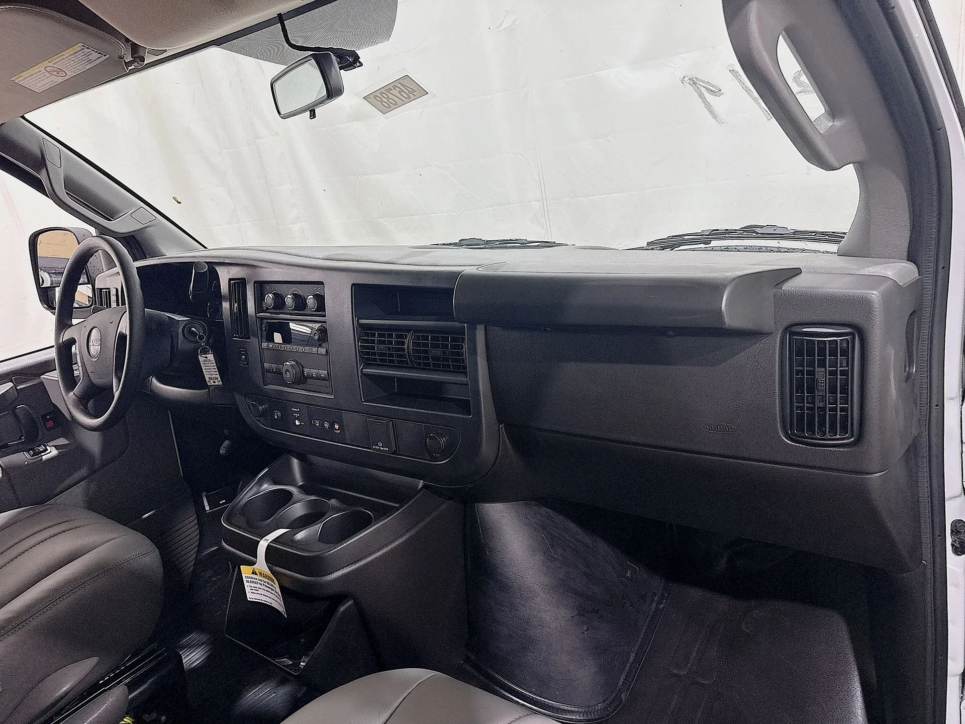 New 2025 Summit White GMC Work Van image 24