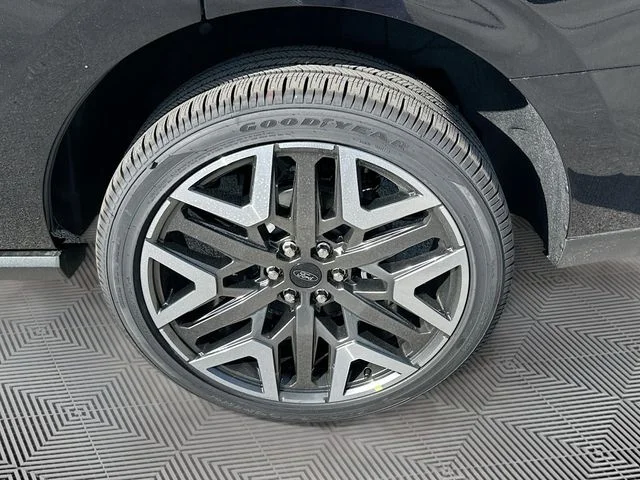New 2026 Black Metallic Ford Platinum image 19