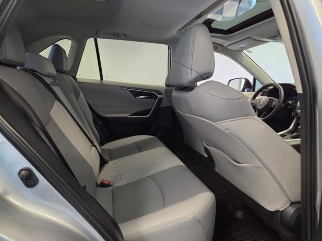 Used 2025 Silver Toyota XLE Premium image 16