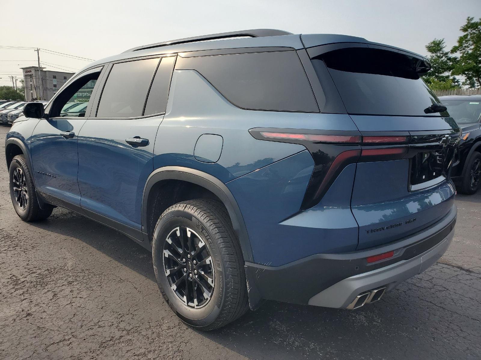 Used 2024 Lakeshore Blue Metallic Chevrolet  image 3