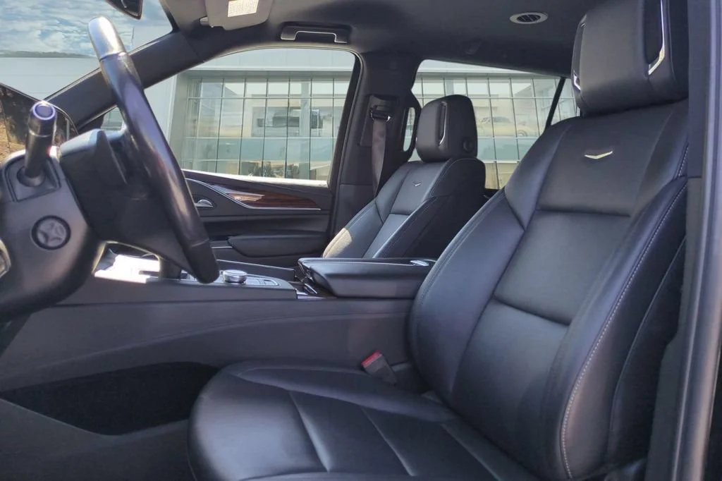 Used 2023 BLACK RAVEN Cadillac RWD Luxury image 14