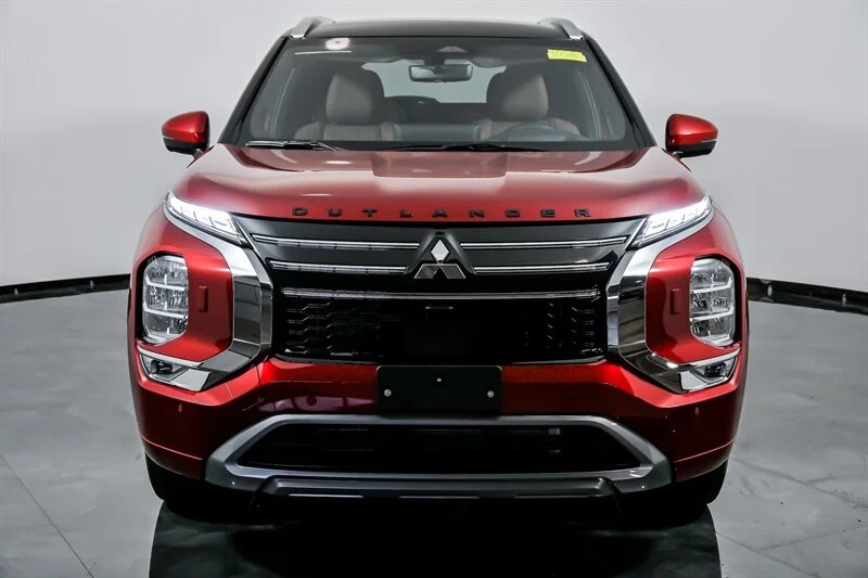 2025 Mitsubishi Outlander SE - Photo 4