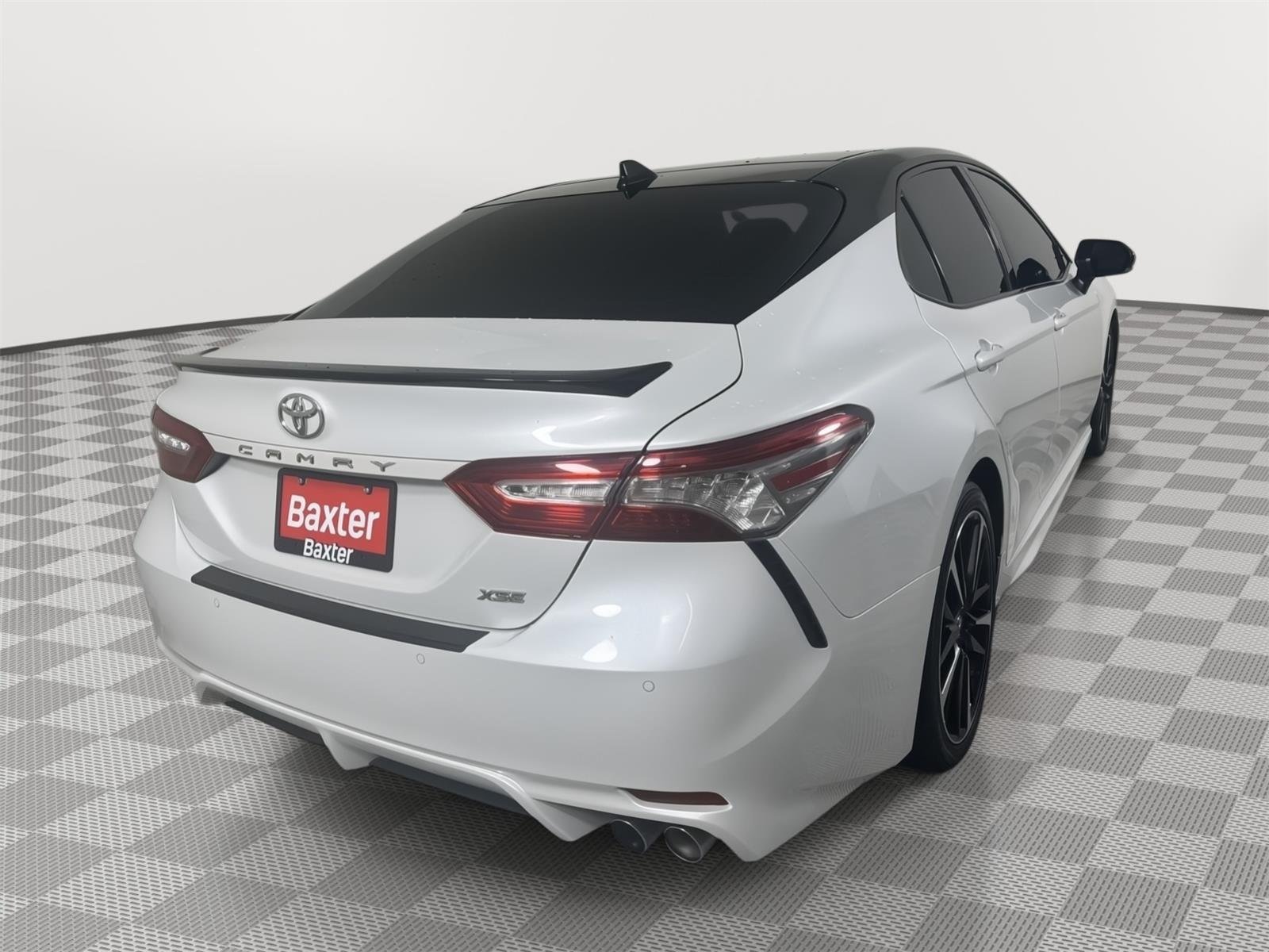 Used 2019 Wind Chill Pearl w/Midnight Black Metallic Roof Toyota XSE V6 image 14