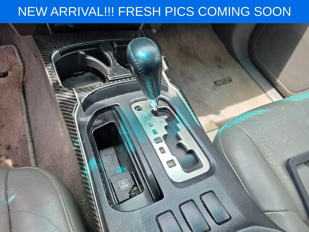 Used 2008 Silver Toyota Sport V6 image 11