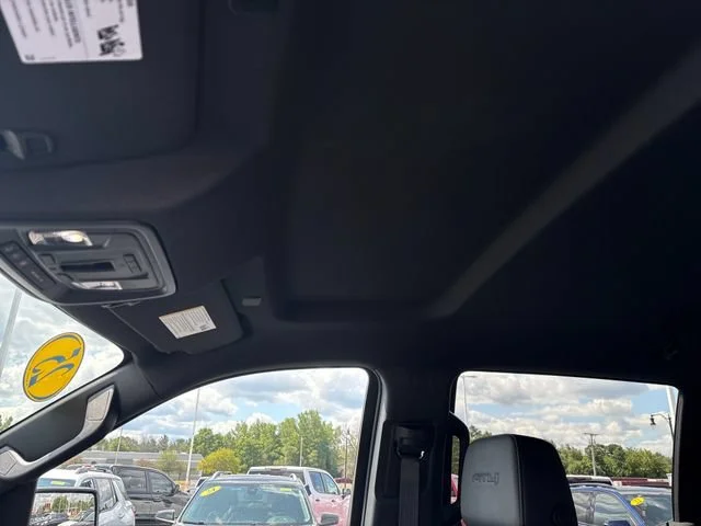 Used 2025 Summit White GMC AT4 image 26