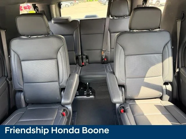 Used 2025 Silver GMC Denali image 38