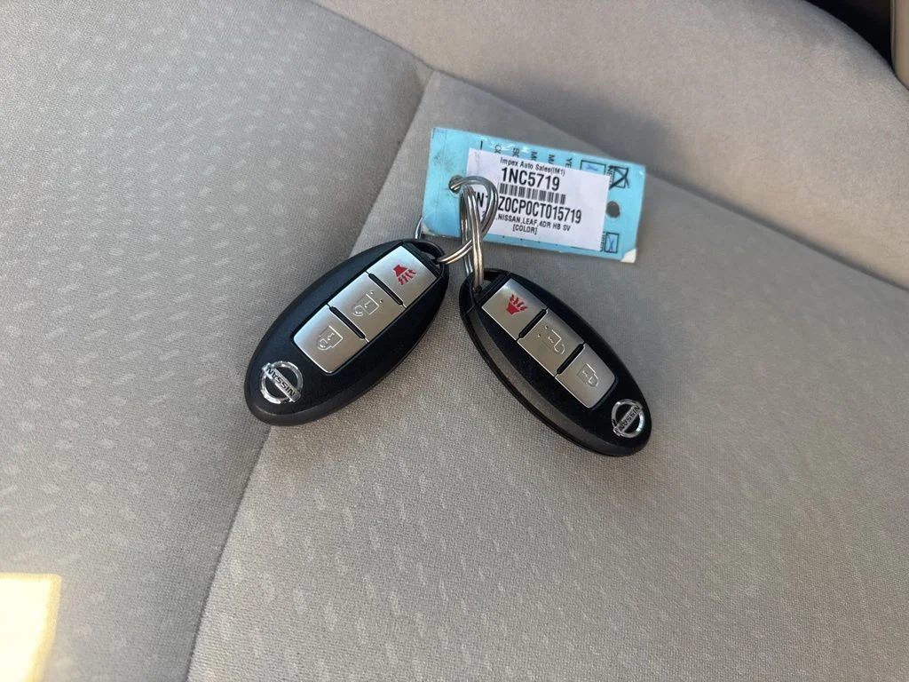 Used 2012 White Nissan SV image 34