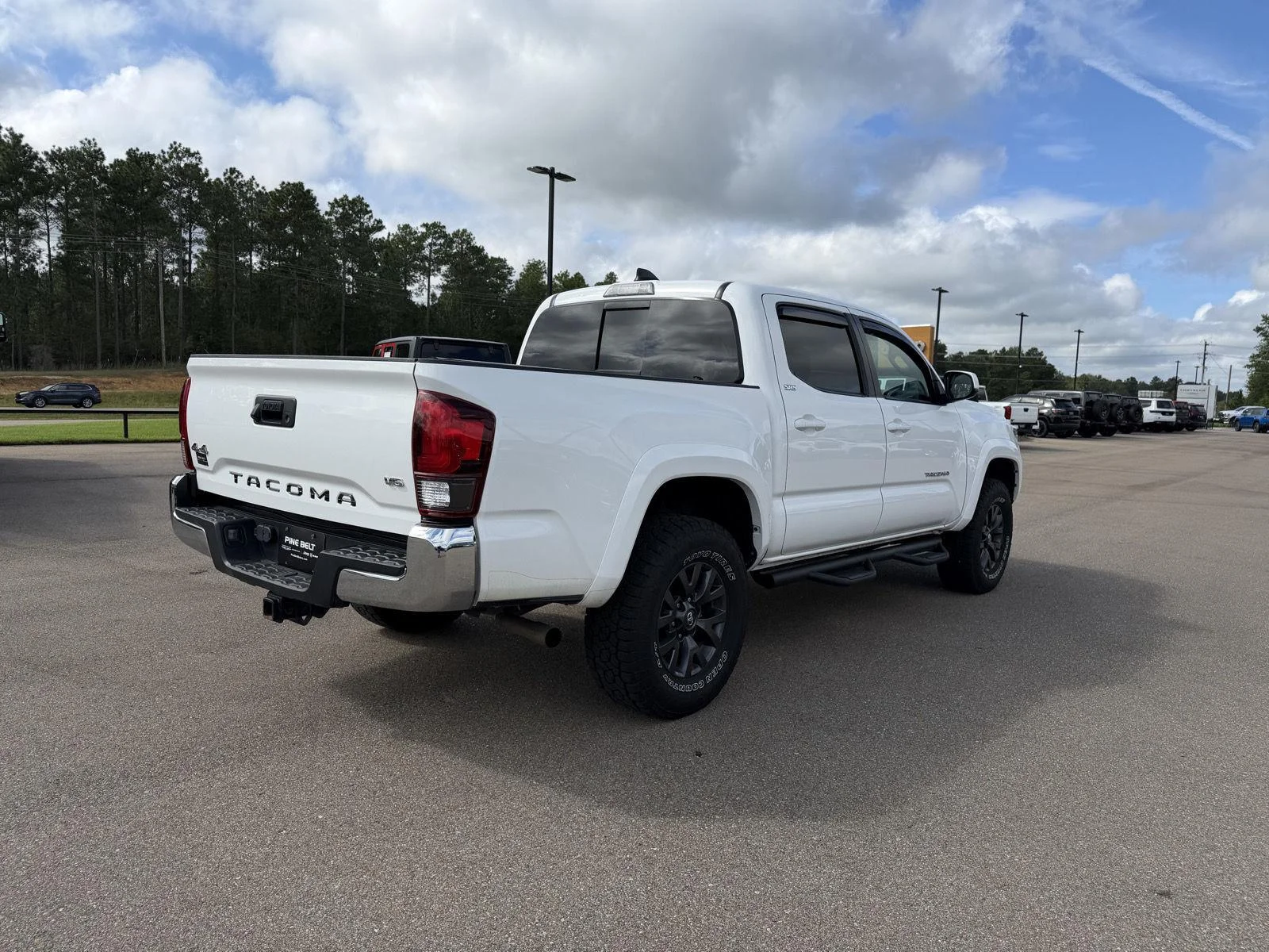 Used 2022 White Toyota SR5 V6 image 6