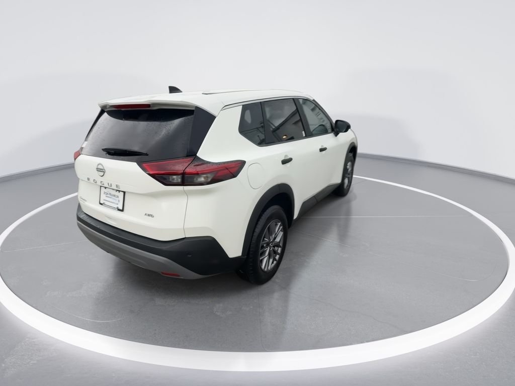 Used 2023 White Nissan S image 8