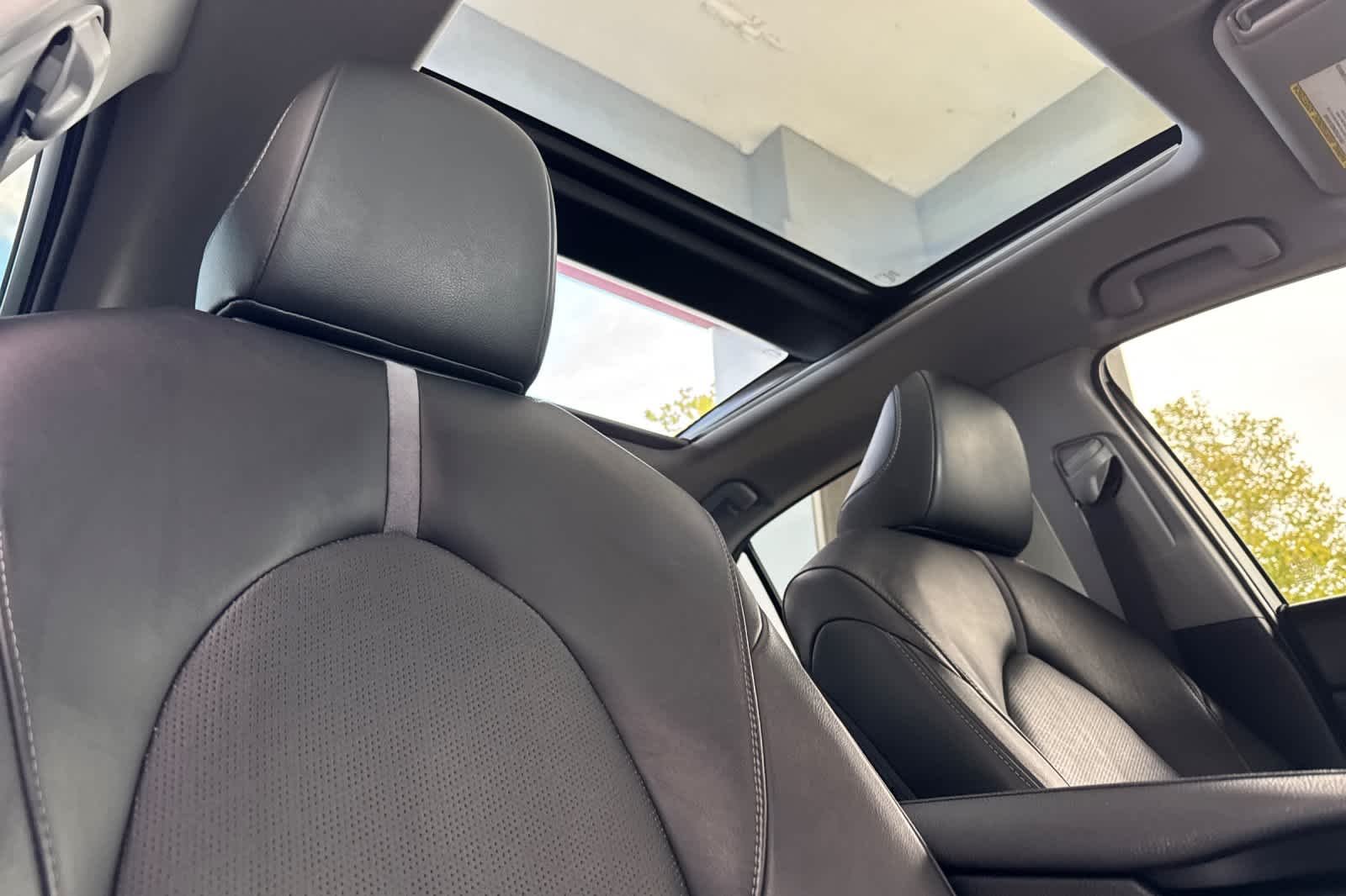 Used 2018 Blue Streak Metallic Toyota XSE image 9
