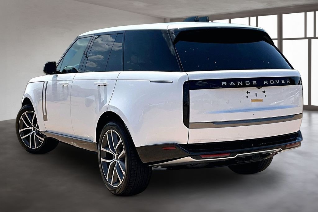 New 2026  Land Rover SE image 3