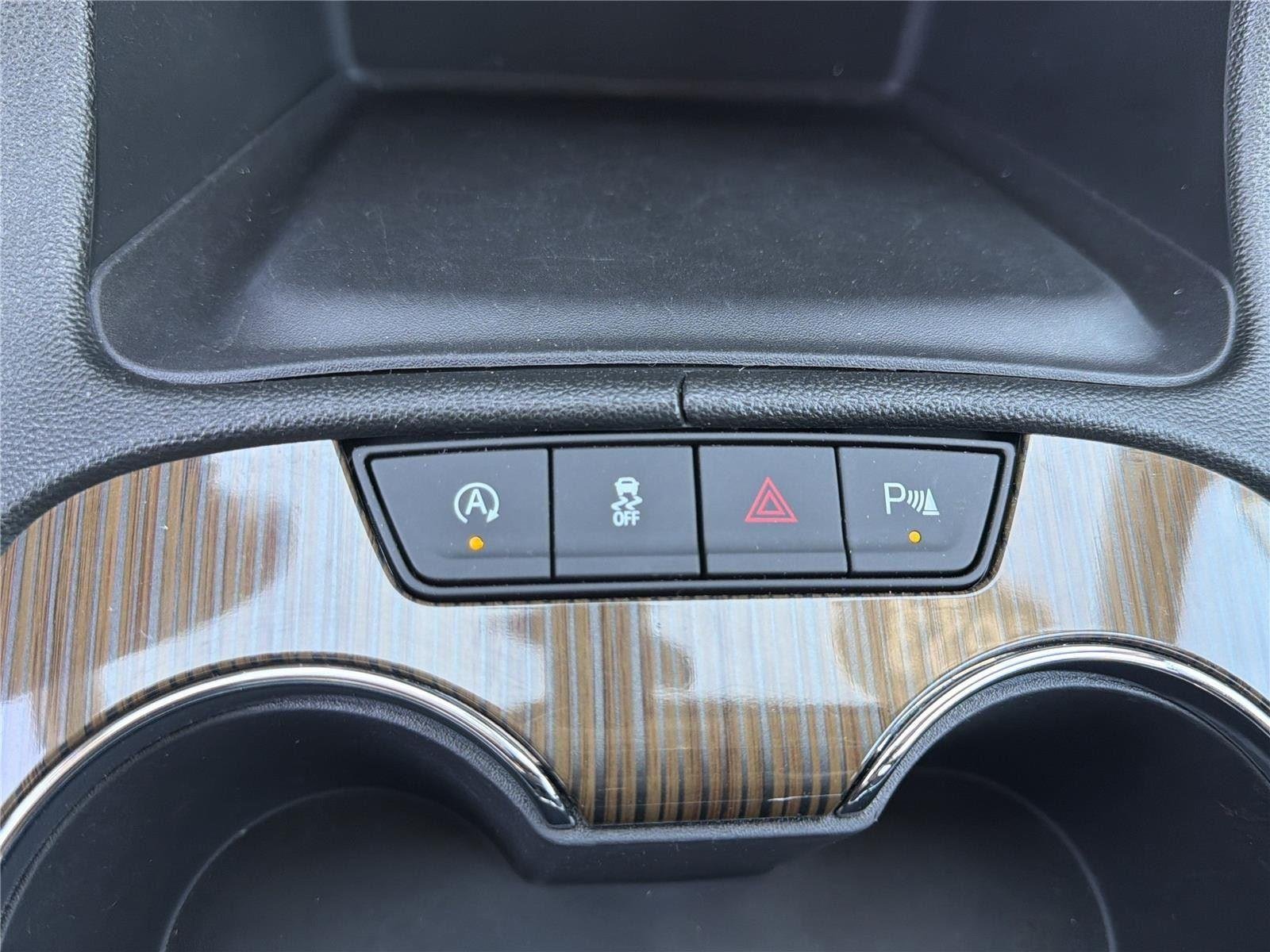 Used 2023 Summit White GMC SLE image 17