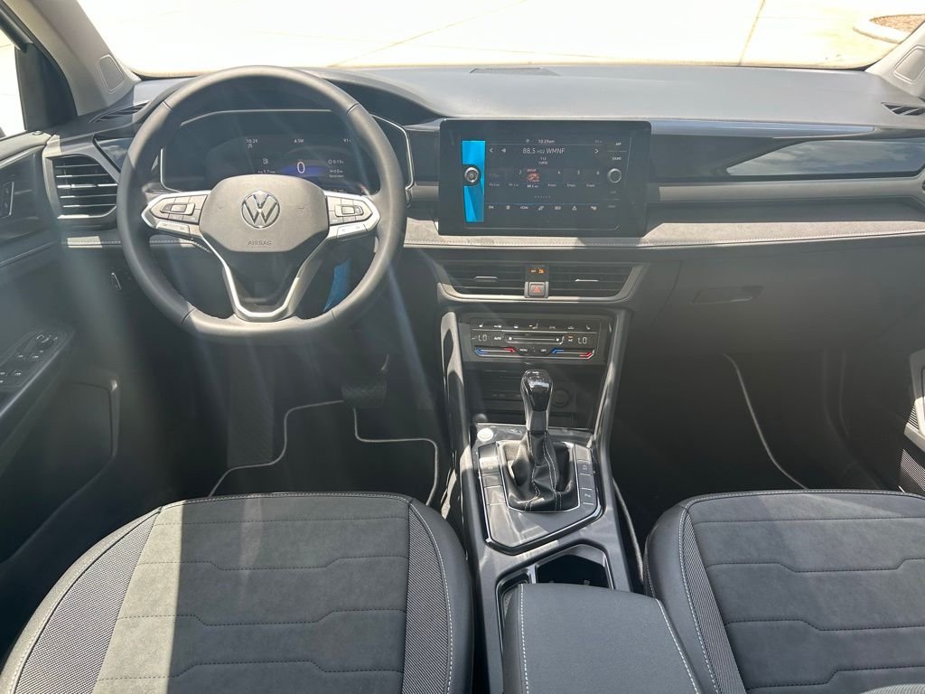 New 2026 White Volkswagen 1.5T SE Black image 9