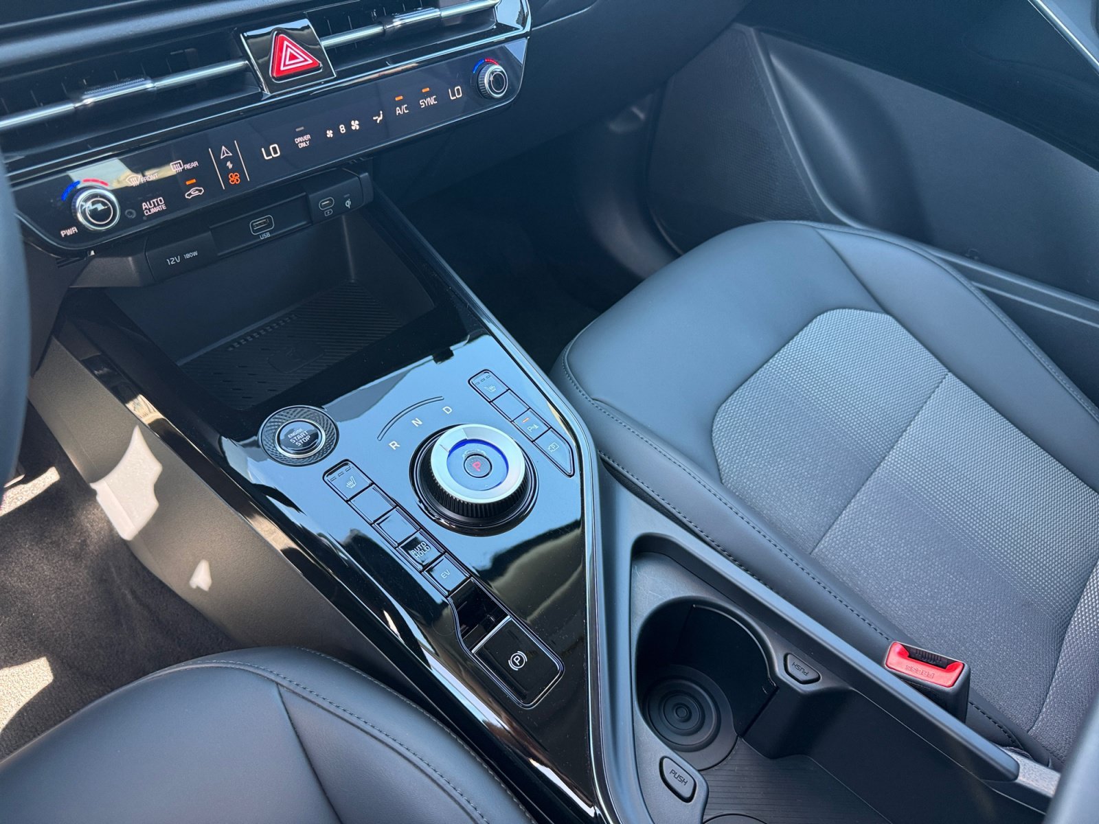Certified Used 2025 Snow White Pearl Kia EX image 13