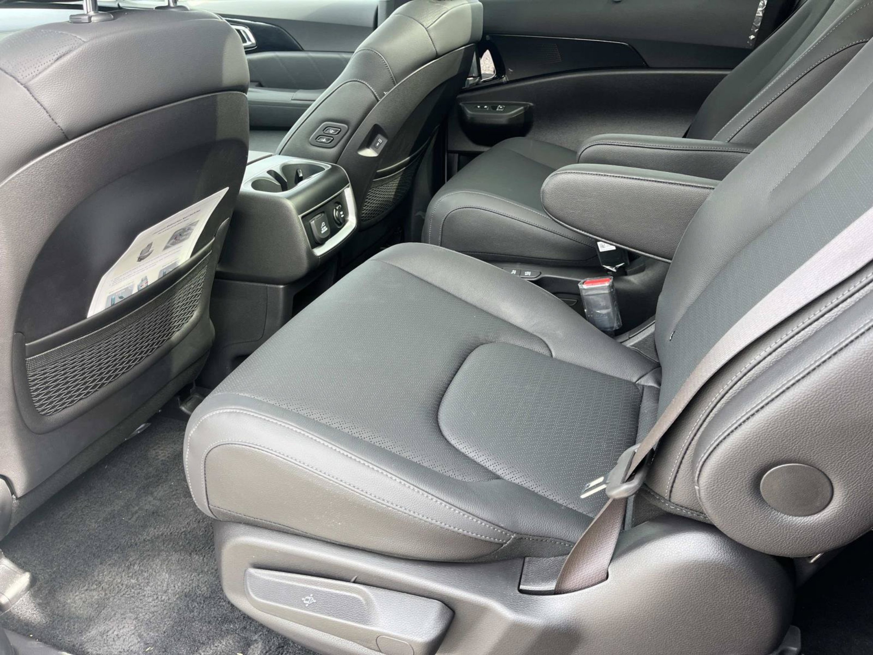 New 2027 Ceramic Silver Kia SX Prestige image 19