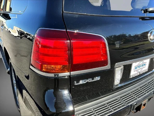 Used 2010  Lexus 570 image 30