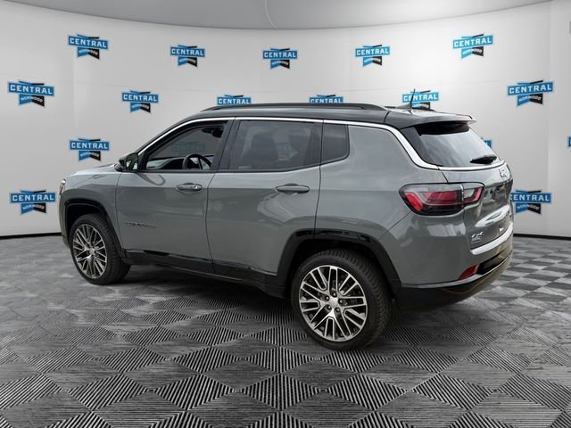 Certified Used 2022 Gray Jeep Limited image 4