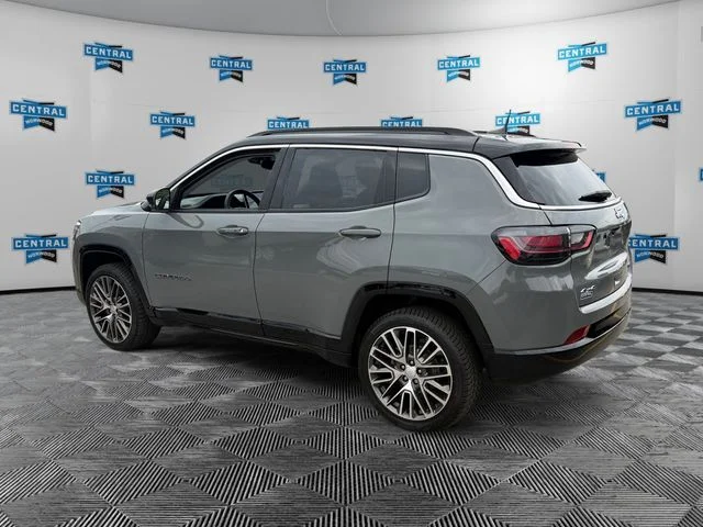 Certified Used 2022 Gray Jeep Limited image 4