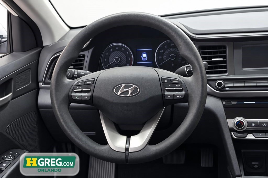 Used 2020 Quartz White Pearl Hyundai SE image 7