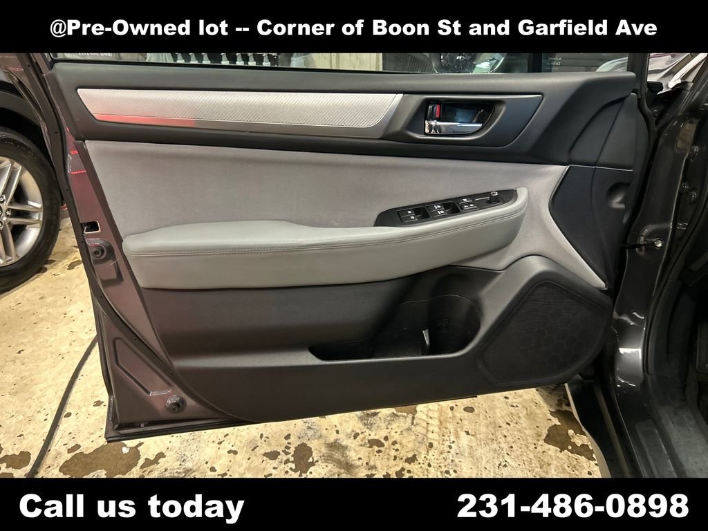Used 2018 Gray Subaru 2.5i Premium image 15