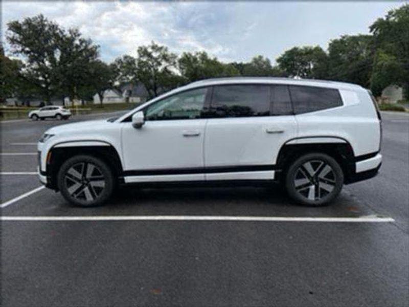 New 2026 Snow White Pearl Hyundai SEL image 2