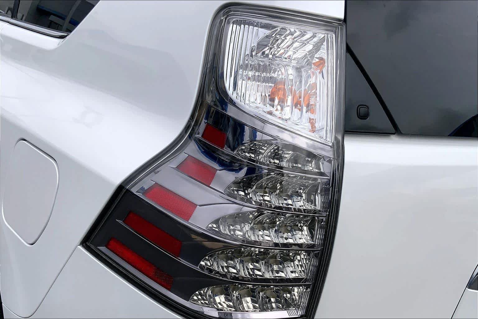 Used 2021 Starfire Pearl Lexus Premium image 29