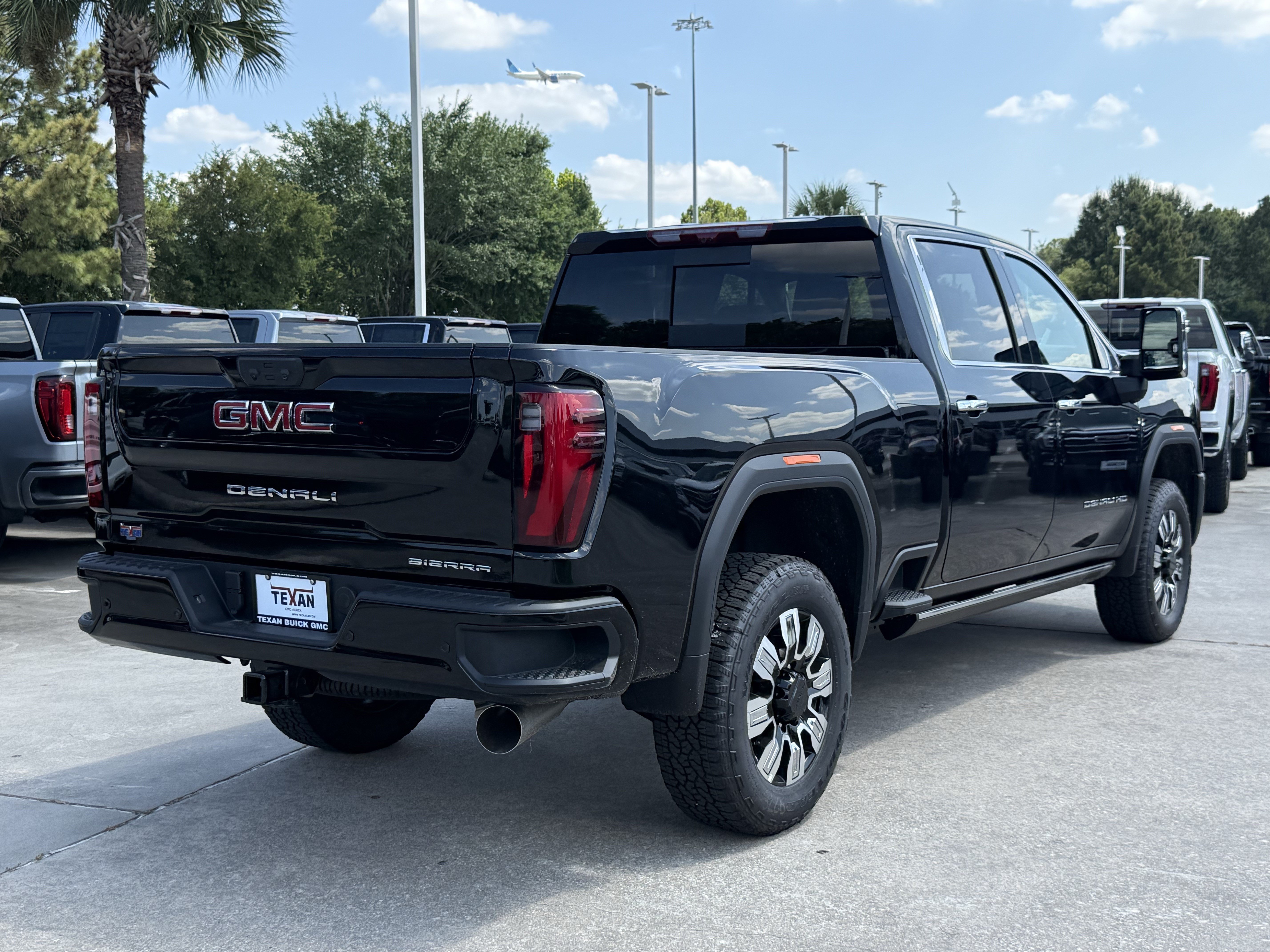 2026 GMC Sierra 2500HD Denali - Photo 4